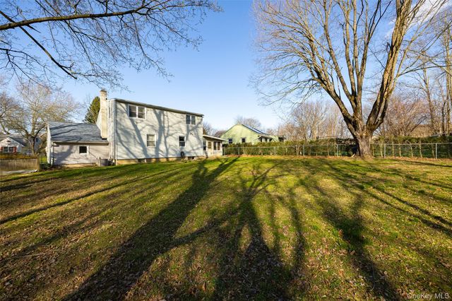 6 Gale Drive, Poughkeepsie, NY 12603