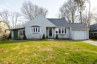 6 Gale Drive, Poughkeepsie, NY 12603