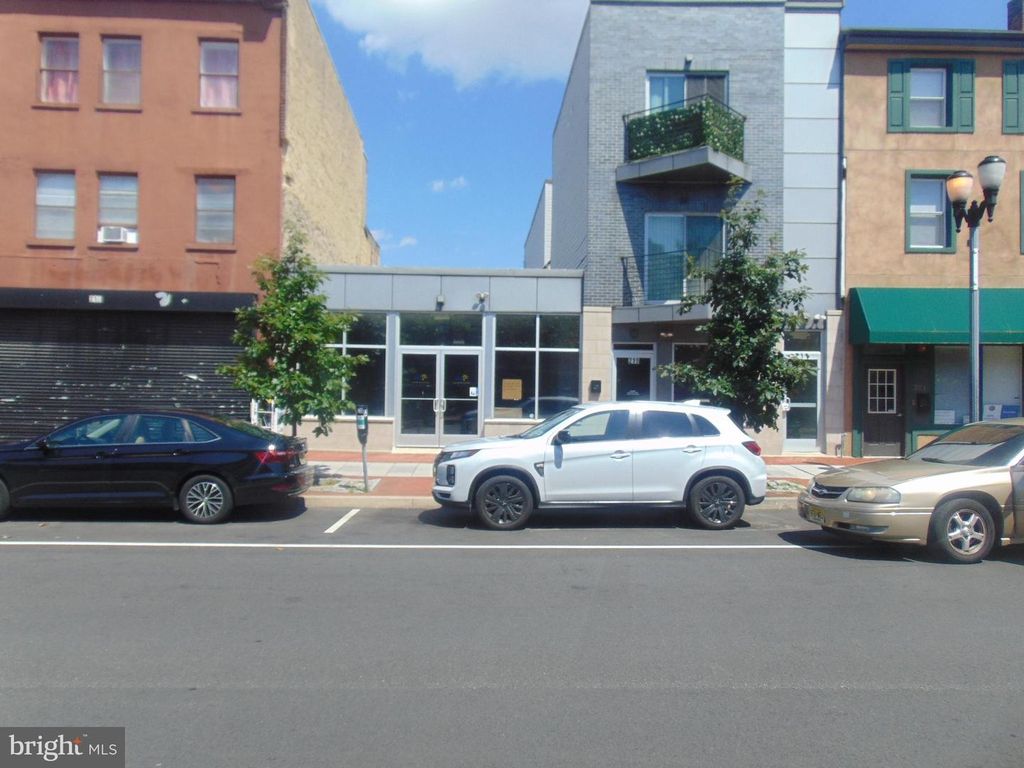 219 MARKET ST, CAMDEN, NJ 08102 — photo 3