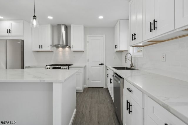 26 Hunterdon Rd, West Orange Twp., NJ 07052