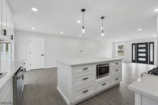 26 Hunterdon Rd, West Orange Twp., NJ 07052