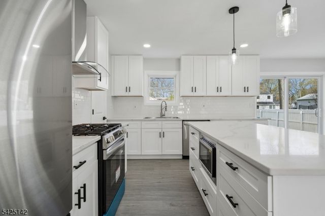 26 Hunterdon Rd, West Orange Twp., NJ 07052