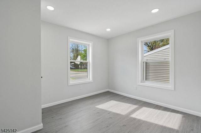 26 Hunterdon Rd, West Orange Twp., NJ 07052