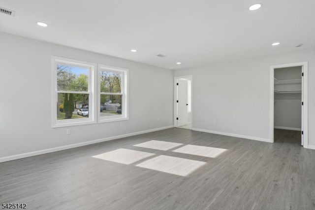 26 Hunterdon Rd, West Orange Twp., NJ 07052