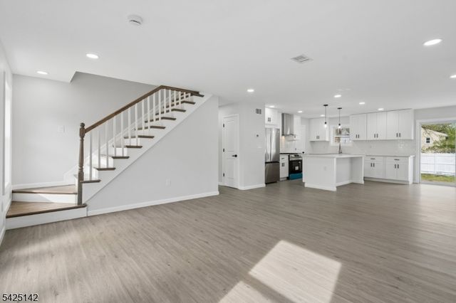 26 Hunterdon Rd, West Orange Twp., NJ 07052