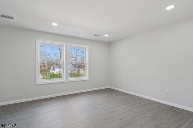 26 Hunterdon Rd, West Orange Twp., NJ 07052