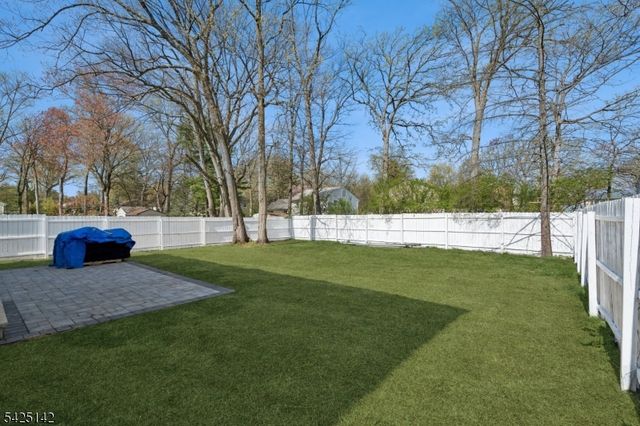 26 Hunterdon Rd, West Orange Twp., NJ 07052