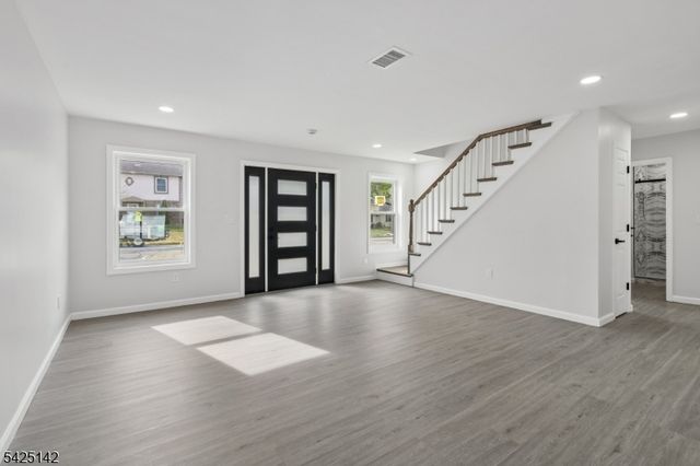 26 Hunterdon Rd, West Orange Twp., NJ 07052