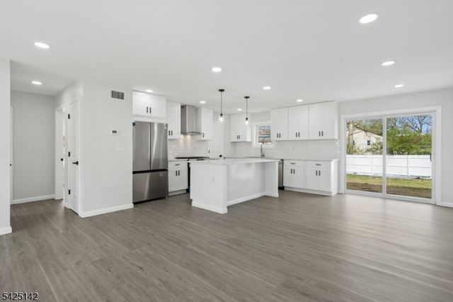 26 Hunterdon Rd, West Orange Twp., NJ 07052