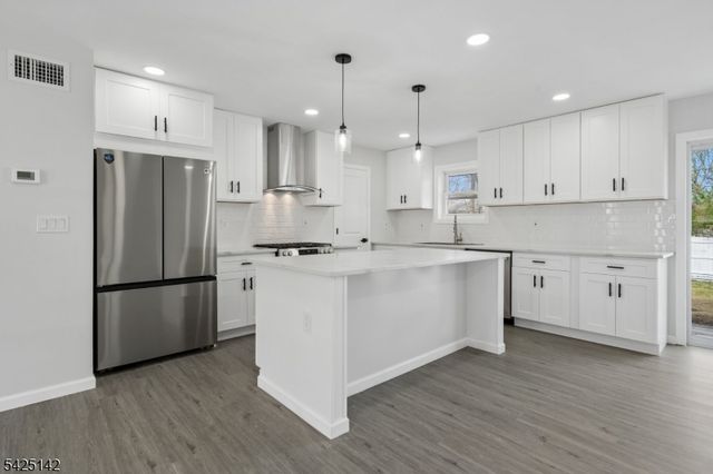 26 Hunterdon Rd, West Orange Twp., NJ 07052