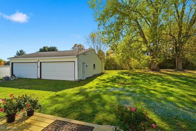 4866 Lovers Lane, Ravenna, OH 44266