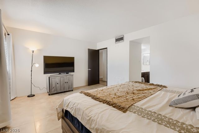 750 South Royal Crest Circle 327, Las Vegas, NV 89169