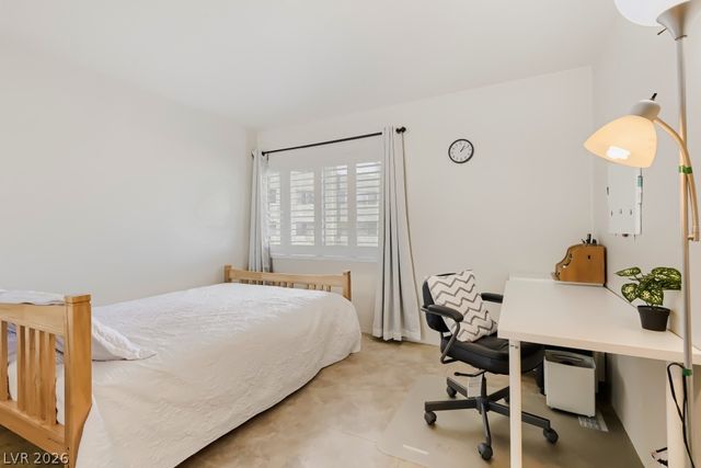 750 South Royal Crest Circle 327, Las Vegas, NV 89169