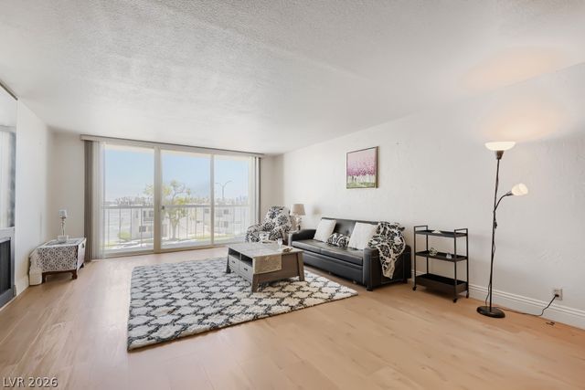 750 South Royal Crest Circle 327, Las Vegas, NV 89169