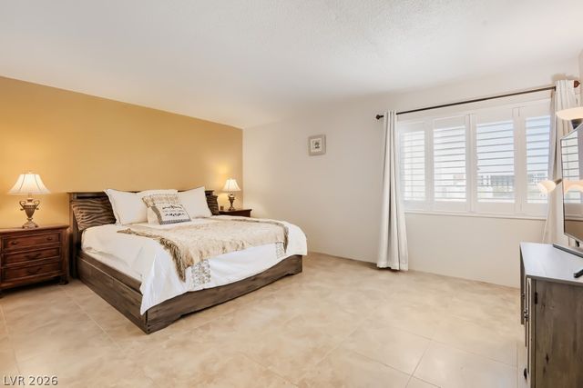 750 South Royal Crest Circle 327, Las Vegas, NV 89169