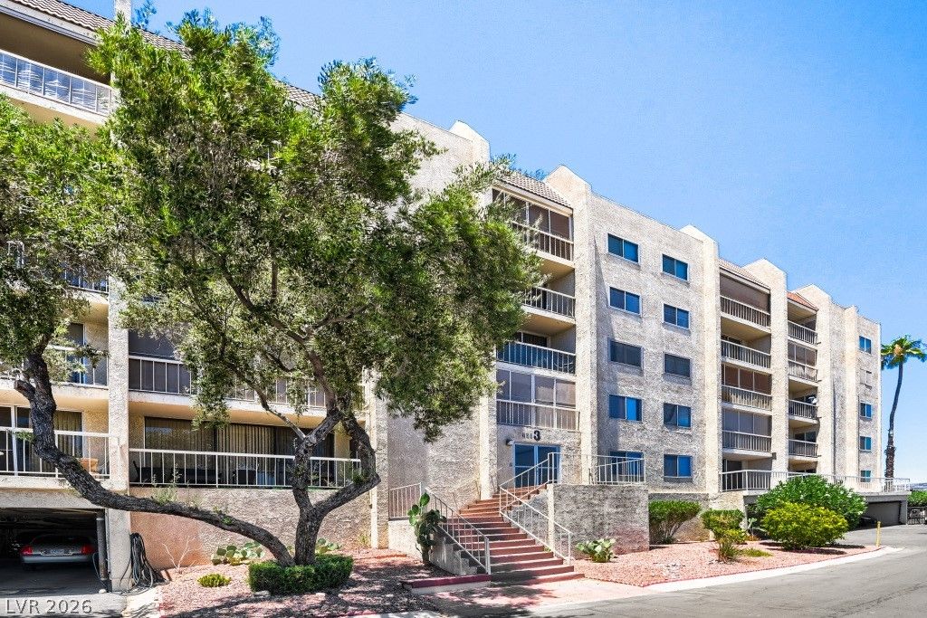 750 South Royal Crest Circle 327, Las Vegas, NV 89169