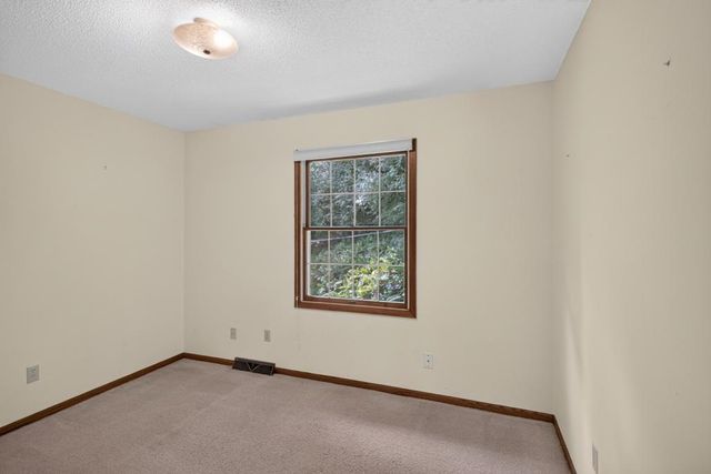 1726 Walden Lane SW, Rochester, MN 55902