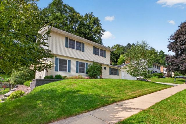 1726 Walden Lane SW, Rochester, MN 55902