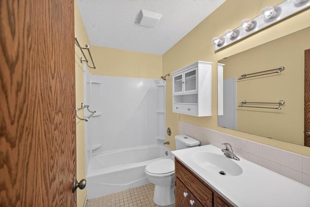 1726 Walden Lane SW, Rochester, MN 55902