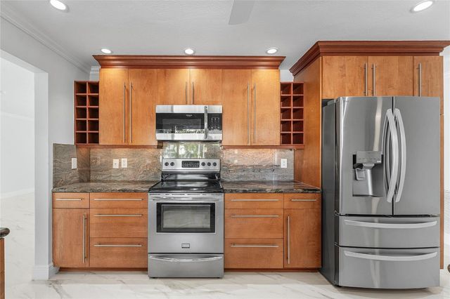 2443 NE 26th Street, Lighthouse Point, FL 33064