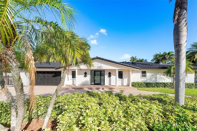 2443 NE 26th Street, Lighthouse Point, FL 33064
