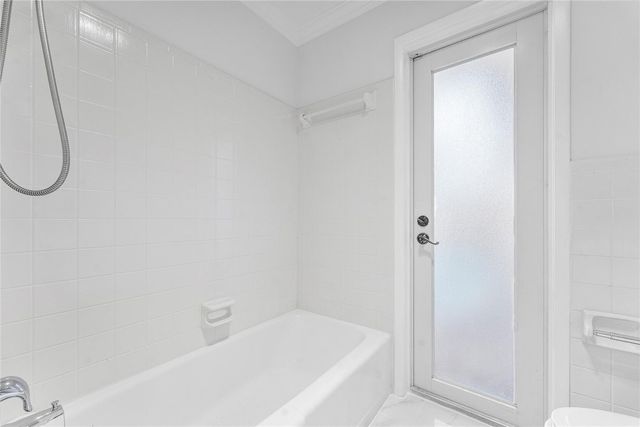 2443 NE 26th Street, Lighthouse Point, FL 33064