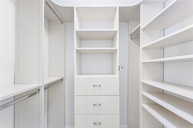 2443 NE 26th Street, Lighthouse Point, FL 33064