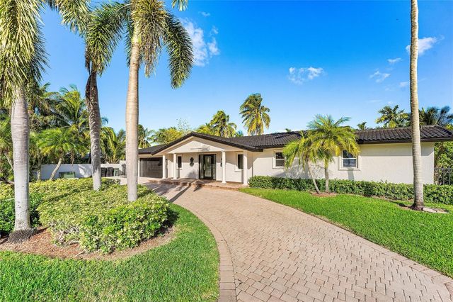 2443 NE 26th Street, Lighthouse Point, FL 33064