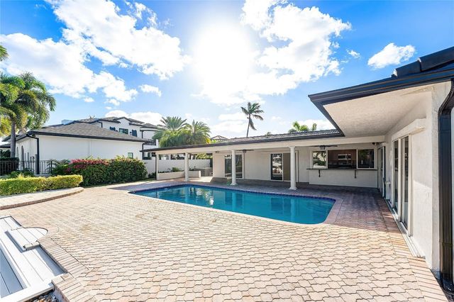 2443 NE 26th Street, Lighthouse Point, FL 33064