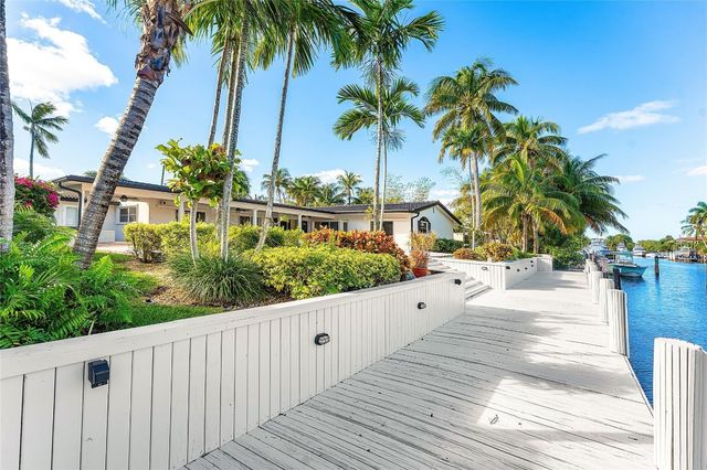 2443 NE 26th Street, Lighthouse Point, FL 33064