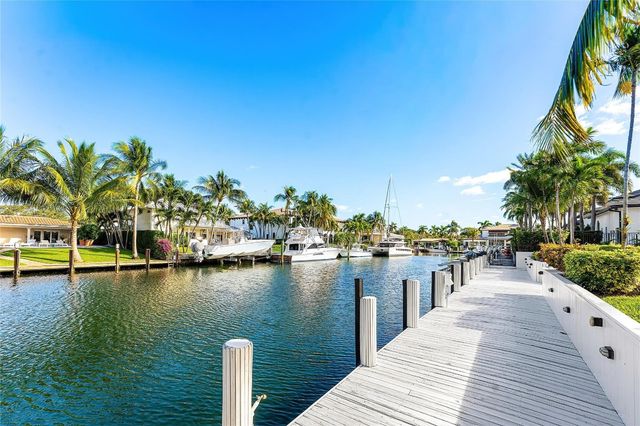 2443 NE 26th Street, Lighthouse Point, FL 33064