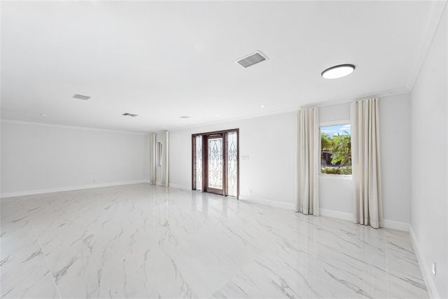 2443 NE 26th Street, Lighthouse Point, FL 33064