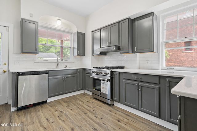 2108 Glenwood Avenue, Toledo, OH 43620