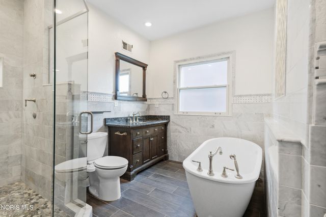 2108 Glenwood Avenue, Toledo, OH 43620