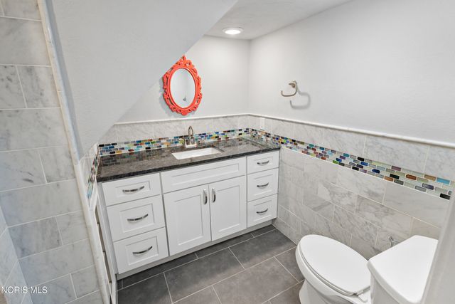 2108 Glenwood Avenue, Toledo, OH 43620