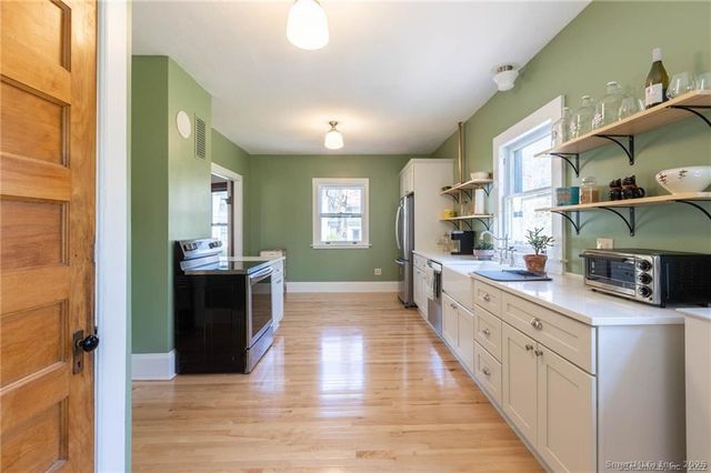 390 Main Street, New Hartford, CT 06057