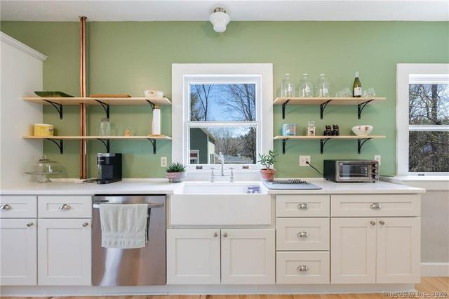 390 Main Street, New Hartford, CT 06057