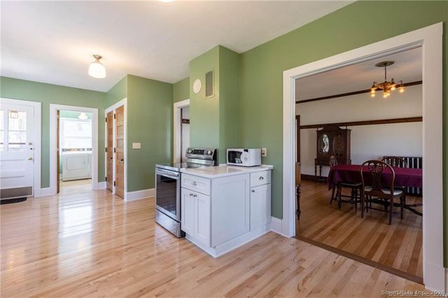 390 Main Street, New Hartford, CT 06057