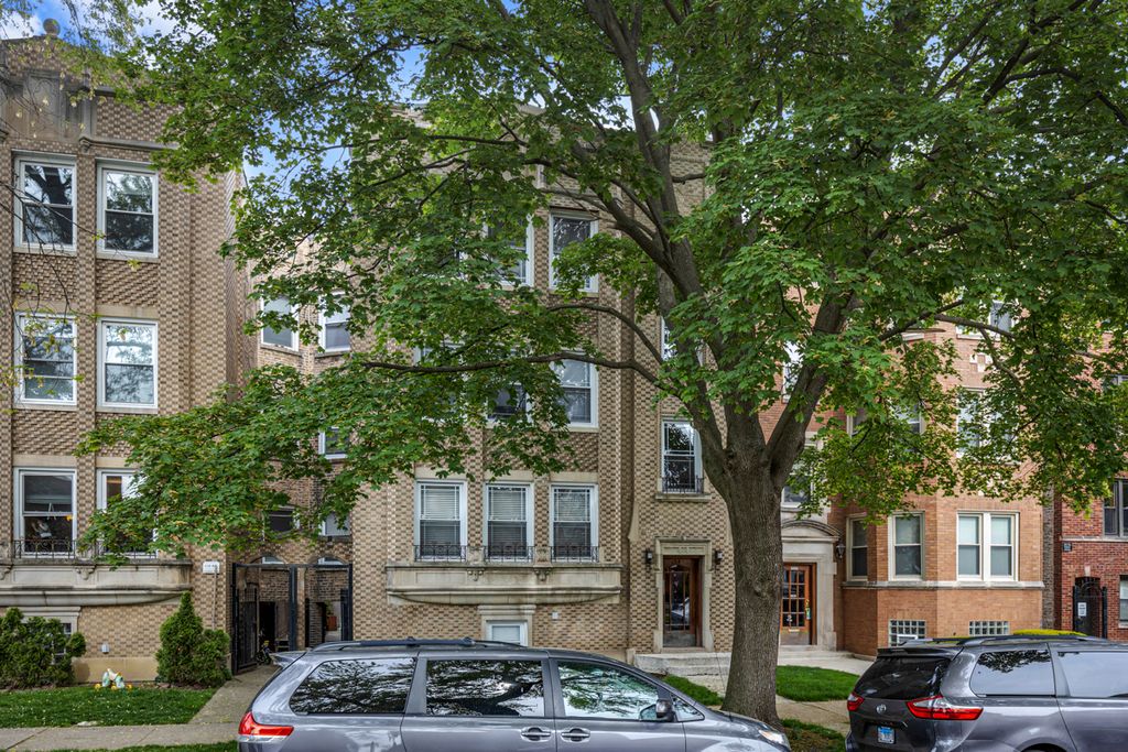 6549 N Mozart Street 3, Chicago, IL 60645