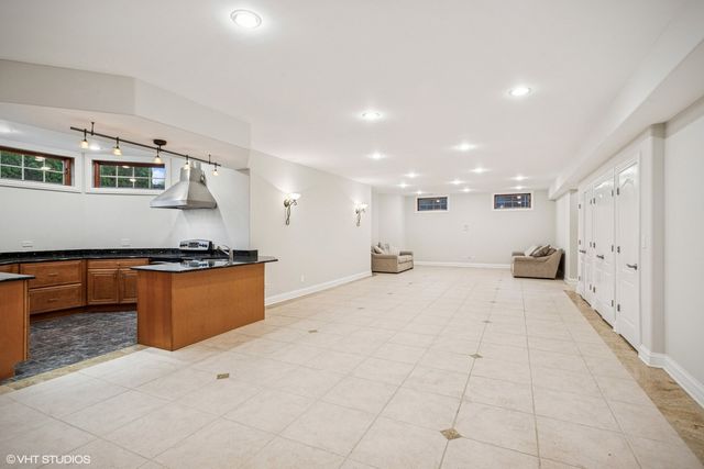 3832 W Chase Avenue, Lincolnwood, IL 60712