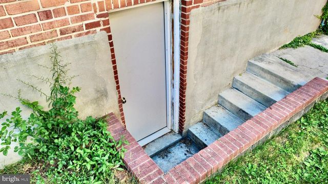 6212 CARTERS LN, Riverdale, MD 20737