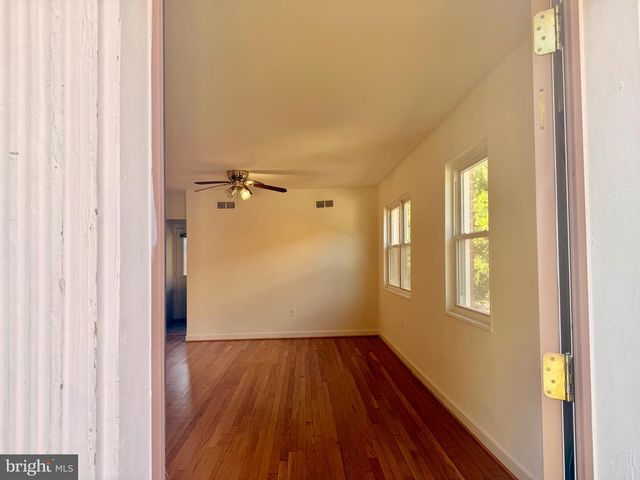 6212 CARTERS LN, Riverdale, MD 20737
