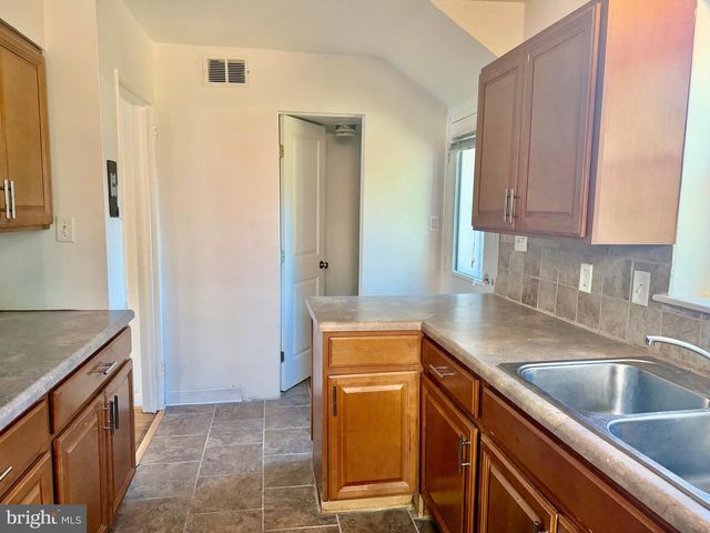 6212 CARTERS LN, Riverdale, MD 20737