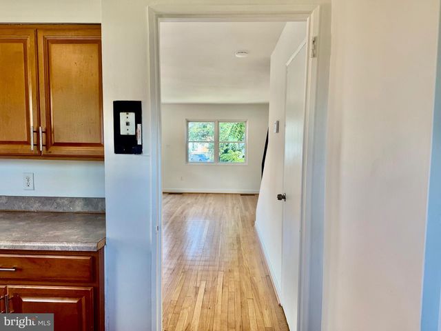 6212 CARTERS LN, Riverdale, MD 20737