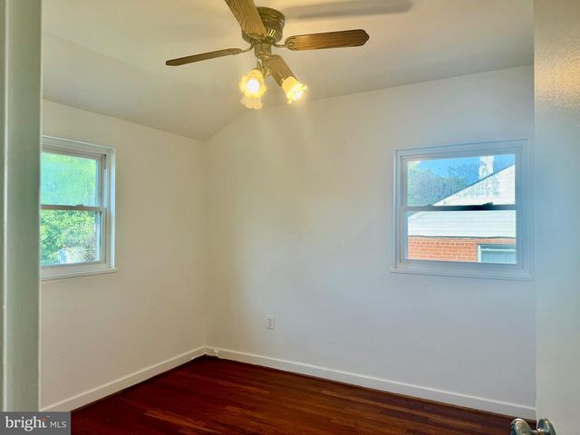 6212 CARTERS LN, Riverdale, MD 20737
