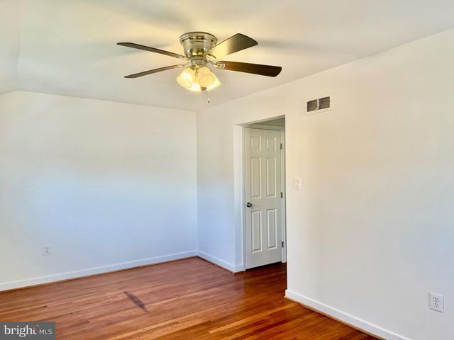 6212 CARTERS LN, Riverdale, MD 20737