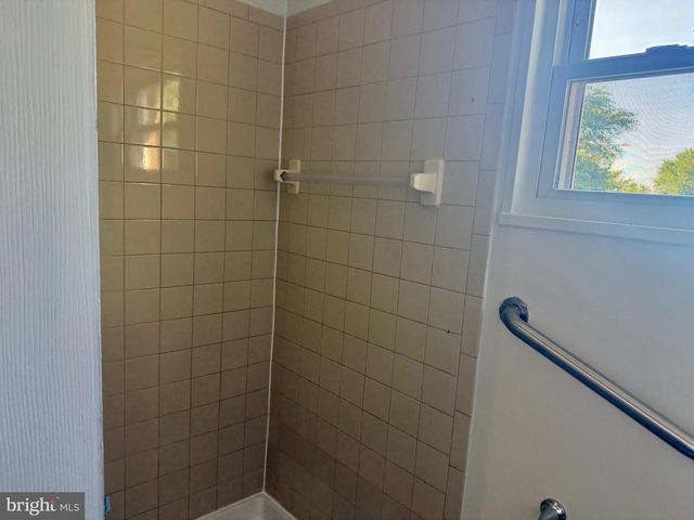 6212 CARTERS LN, Riverdale, MD 20737
