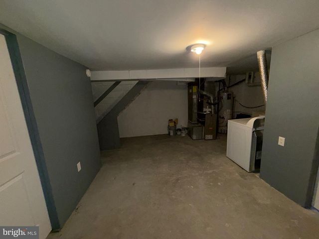 6212 CARTERS LN, Riverdale, MD 20737