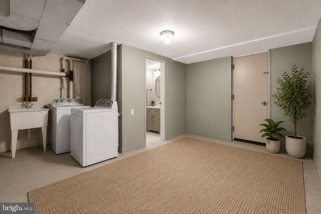 6212 CARTERS LN, Riverdale, MD 20737