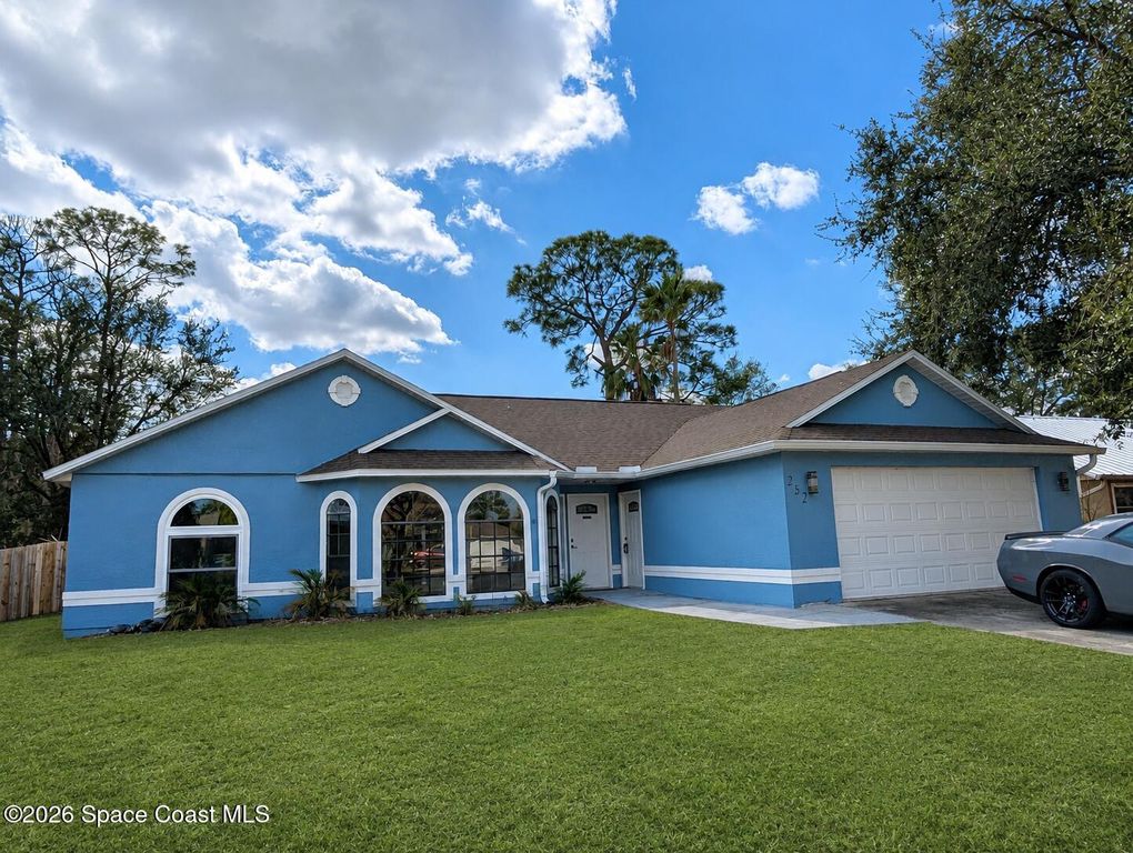 252 Emerson Drive NW, Palm Bay, FL 32907